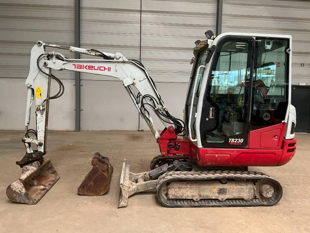Takeuchi TB 230 Minigraafmachines < 7t