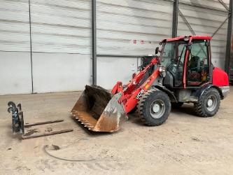 JCB 406