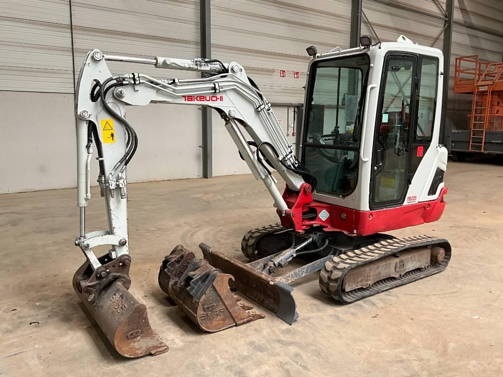 Takeuchi TB 225 Minigraafmachines < 7t