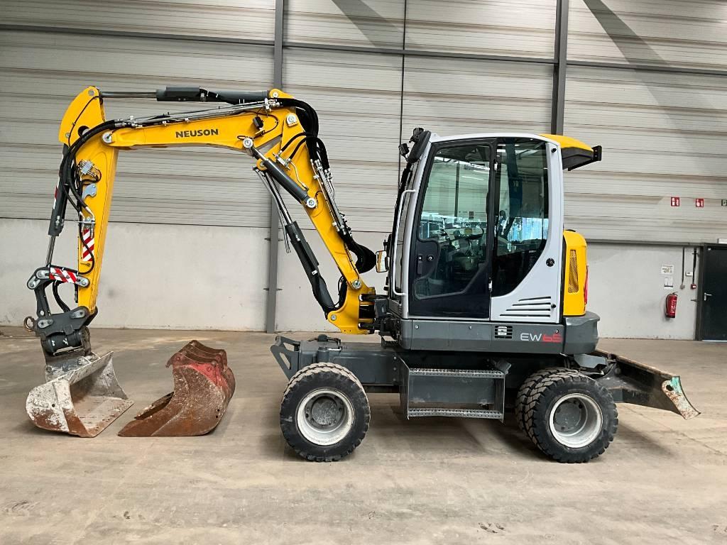Neuson EW 65 Wielgraafmachines