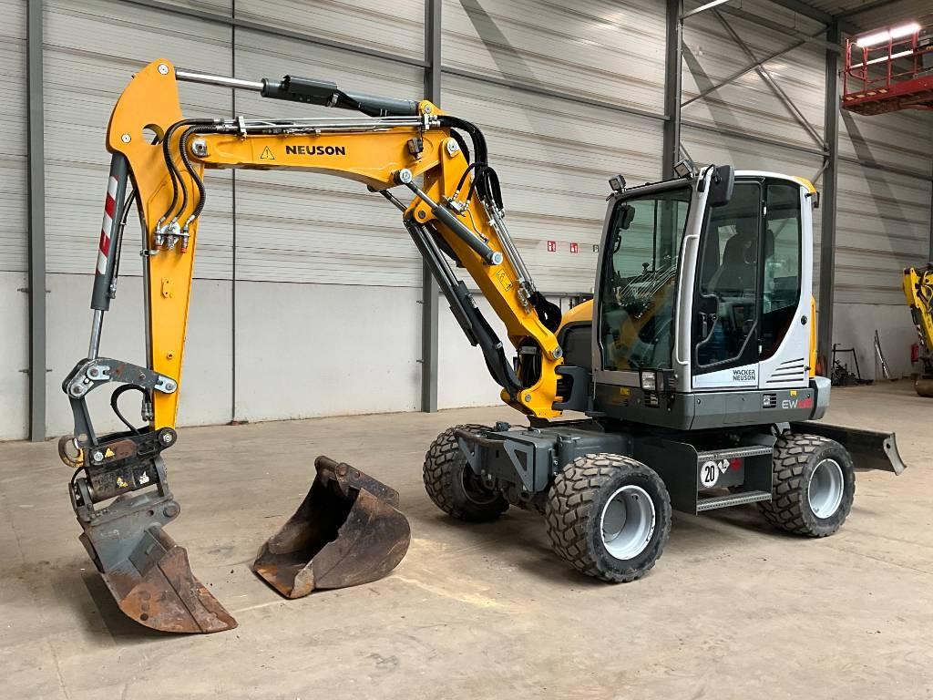 Neuson EW 65 powertilt Wielgraafmachines