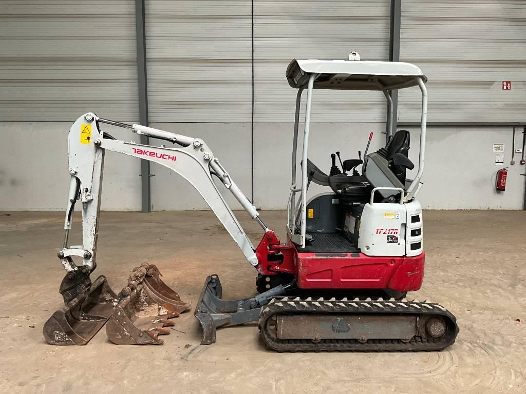 Takeuchi TB 217 R Minigraafmachines < 7t