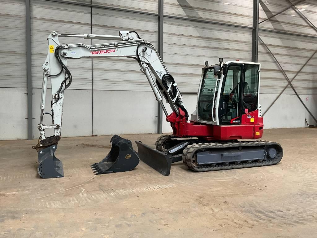 Takeuchi TB 280 FR Midigraafmachines 7t - 12t
