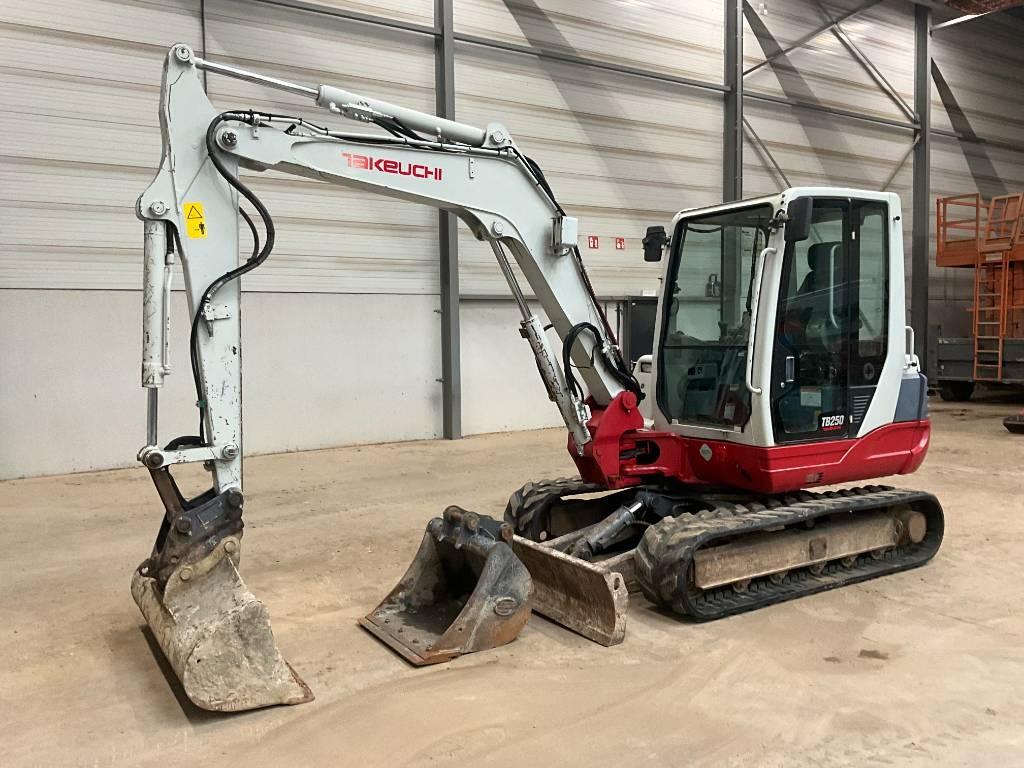 Takeuchi TB 250 Minigraafmachines < 7t