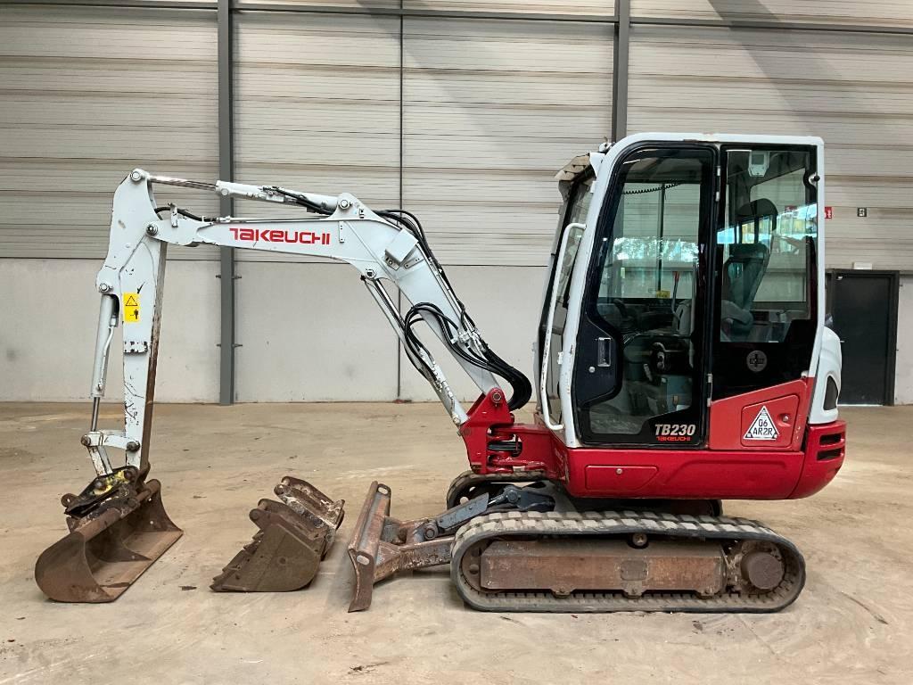 Takeuchi TB 230 Minigraafmachines < 7t