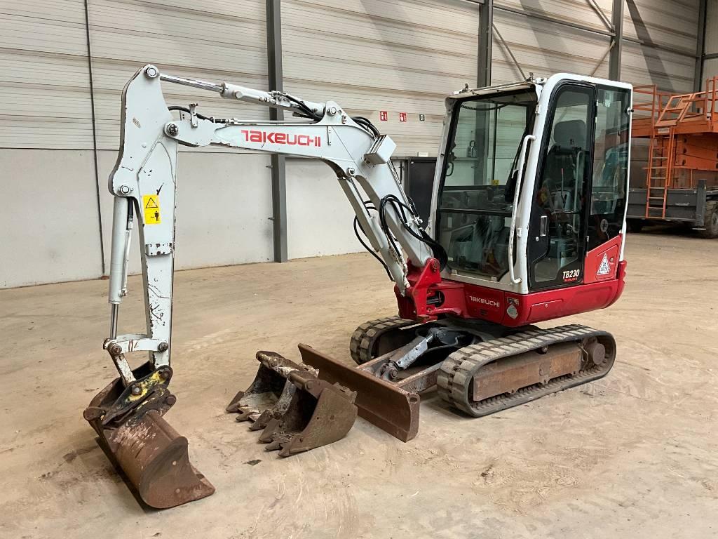 Takeuchi TB 230 Minigraafmachines < 7t